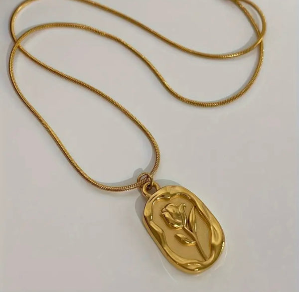 Rosá Engraved Vintage Pendant